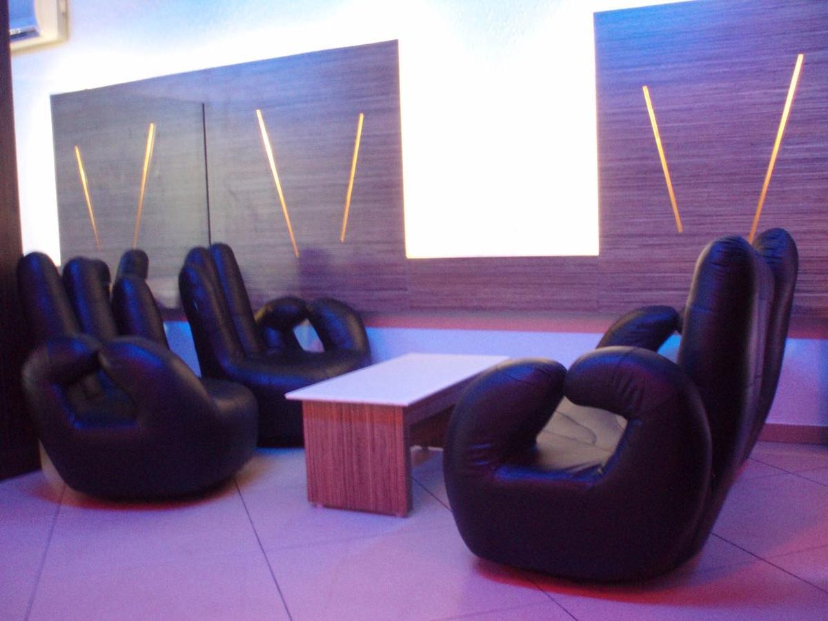 Oyo Flagship 40509 Hotel Mps Residential Tower Tiruppur Bagian luar foto