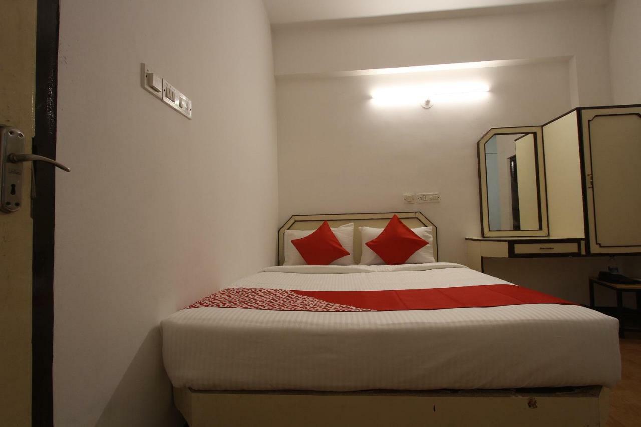 Oyo Flagship 40509 Hotel Mps Residential Tower Tiruppur Bagian luar foto
