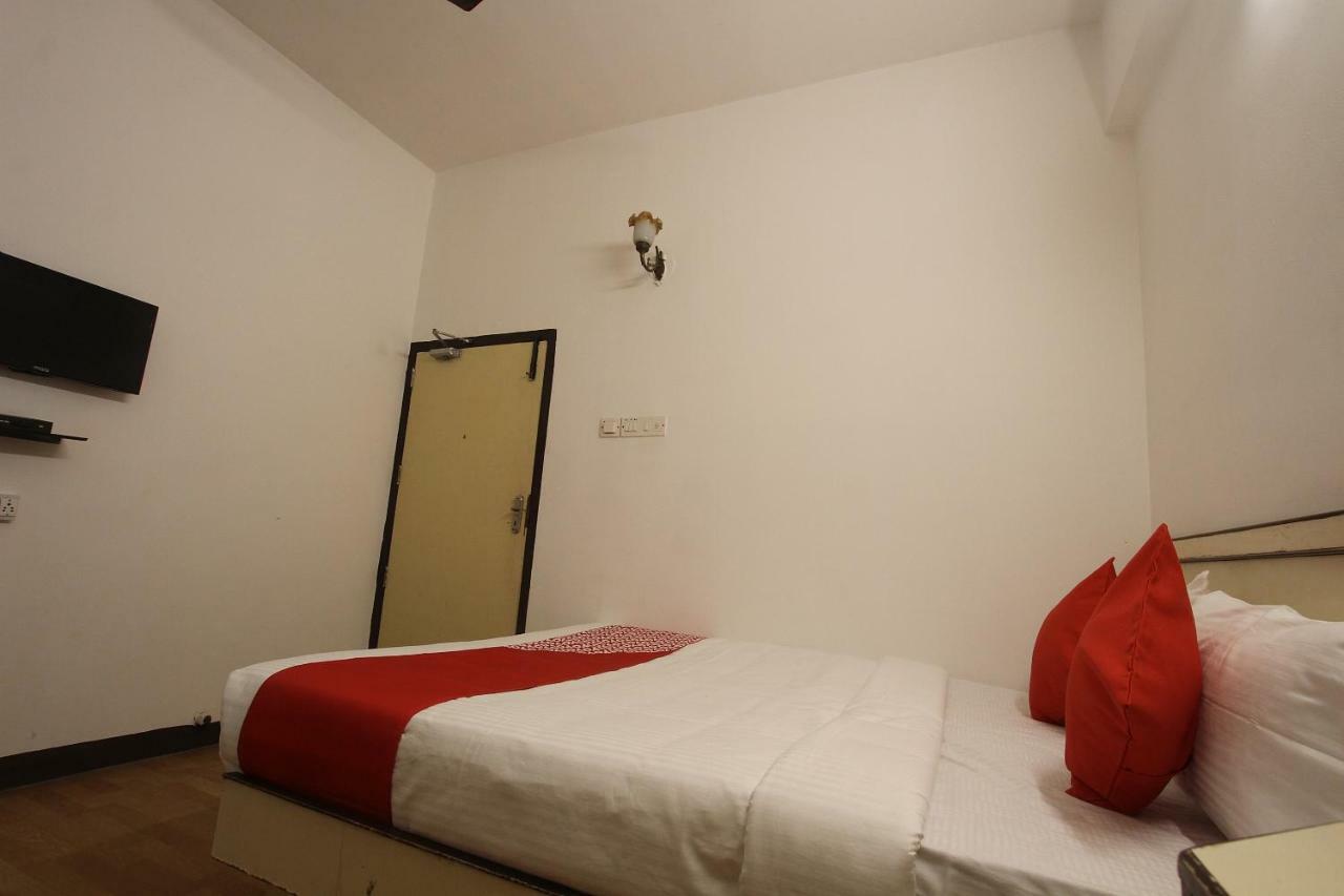 Oyo Flagship 40509 Hotel Mps Residential Tower Tiruppur Bagian luar foto