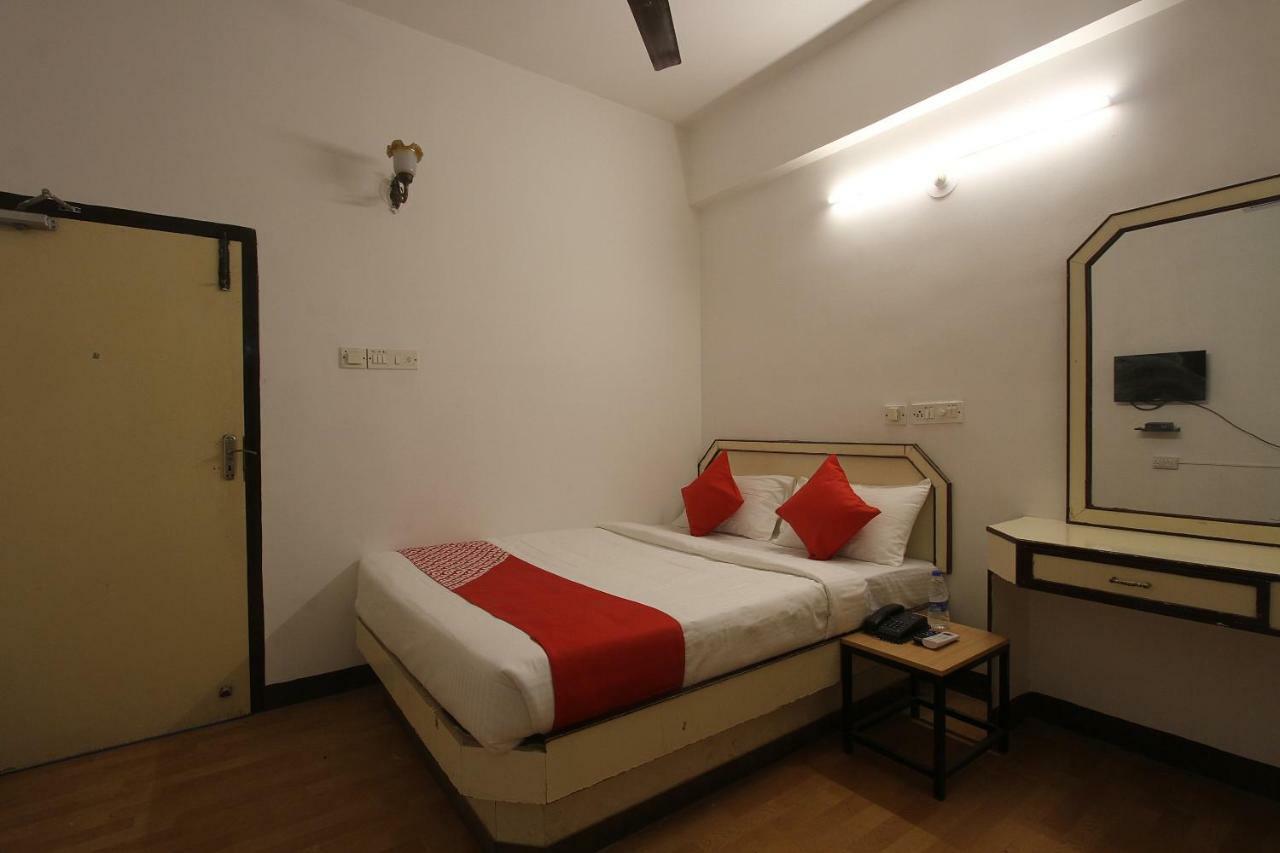 Oyo Flagship 40509 Hotel Mps Residential Tower Tiruppur Bagian luar foto