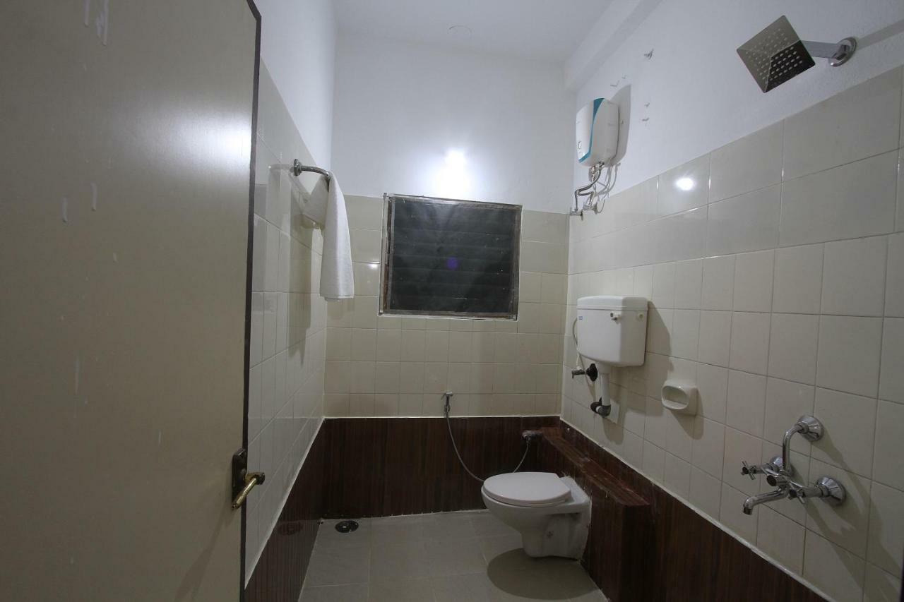 Oyo Flagship 40509 Hotel Mps Residential Tower Tiruppur Bagian luar foto